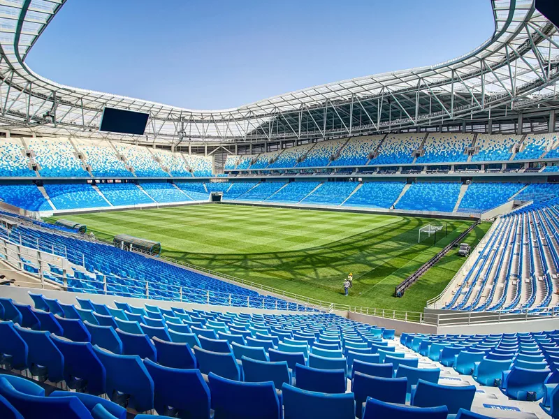 Jakou roli hraje ocel v estetickém designu stadionů?